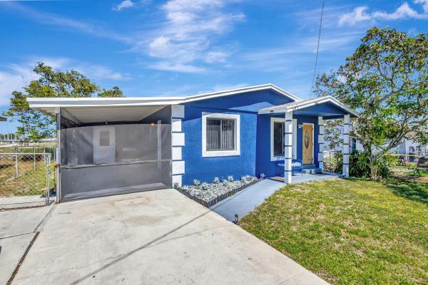 Inlet City, 562 W 6th St, Riviera Beach, Florida 33404, image 1