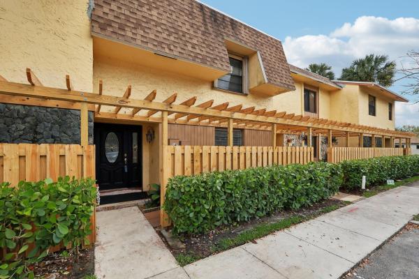 Villas Of Plantation, 7857 NW 11th St, Plantation, Florida 33322, image 1