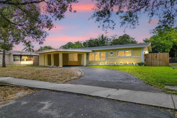 Melrose Manor, 310 SW 31st Ave, Fort Lauderdale, Florida 33312, image 1