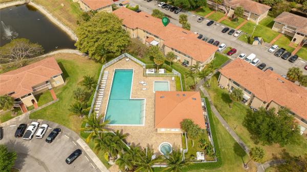 10070 Twin Lakes Dr #10070, Coral Springs, Florida 33071, image 1