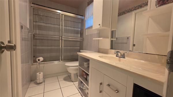 Biscayne Lake Gardens, 2880 NE 203rd St #7, Aventura, Florida 33180, image 2