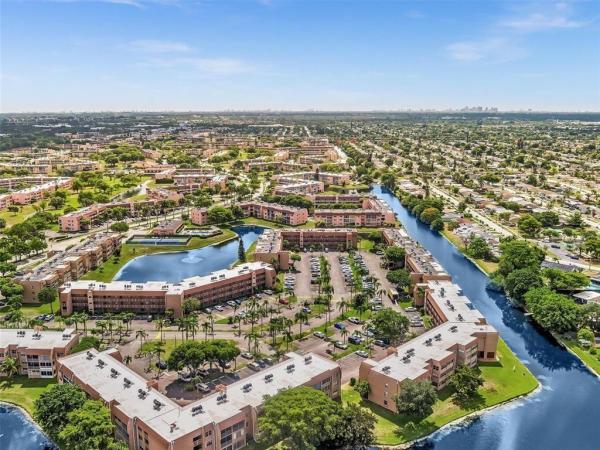 Sunrise Lakes 3, 9660 Sunrise Lakes Blvd #301, Sunrise, Florida 33322, image 1