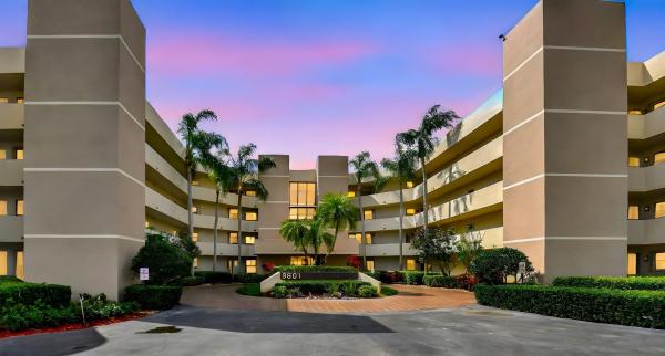 Camino Real Village, 5801 Camino Del Sol #406, Boca Raton, Florida 33433, image 1