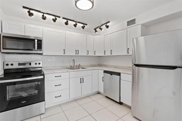 302 Wellington C #302, West Palm Beach, Florida 33417, image 1