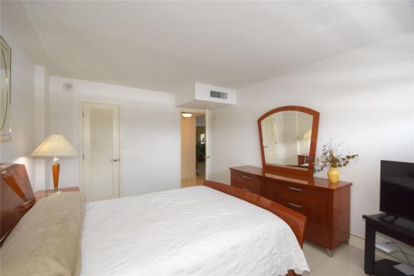 Century Plaza, 1012 N Ocean Blvd #204, Pompano Beach, Florida 33062, image 3