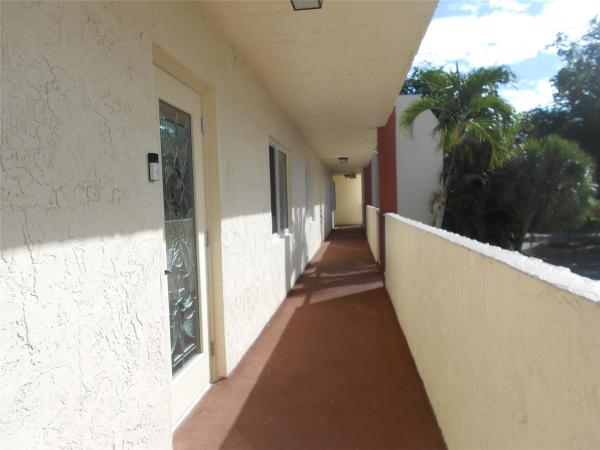 Hollybrook Golf & Tennis Club, 271 S Hollybrook Dr #203, Pembroke Pines, Florida 33025, image 1