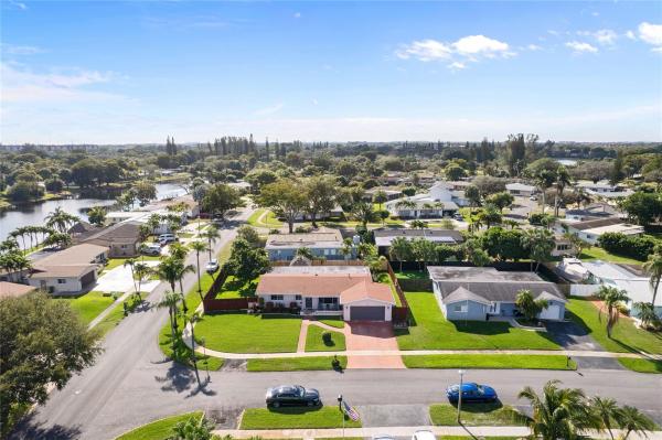 Pembroke Lakes, 10800 NW 18th St, Pembroke Pines, Florida 33026, image 1