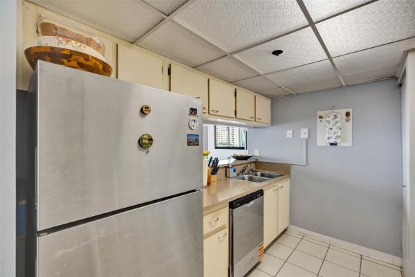 The Grandview Palace, 7601 E Treasure Dr #617, North Bay Village, Florida 33141, image 1