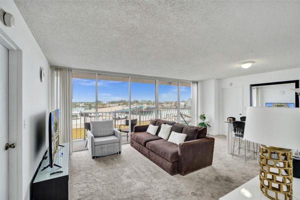 The Grandview Palace, 7601 E Treasure Dr #617, North Bay Village, Florida 33141, image 2