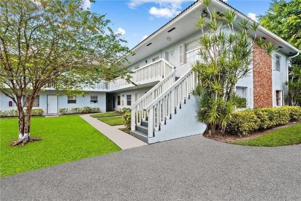 Villa Mar, 4140 Woodside Dr #205, Coral Springs, Florida 33065, image 2