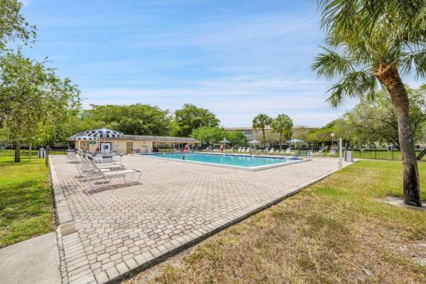 Abaco Village, 1605 Abaco Dr #J2, Coconut Creek, Florida 33066, image 1