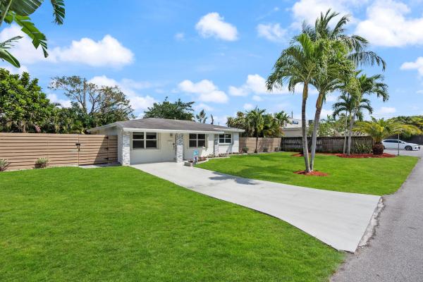 Maurers Highpoint, 125 NW 23rd St, Wilton Manors, Florida 33311, image 1