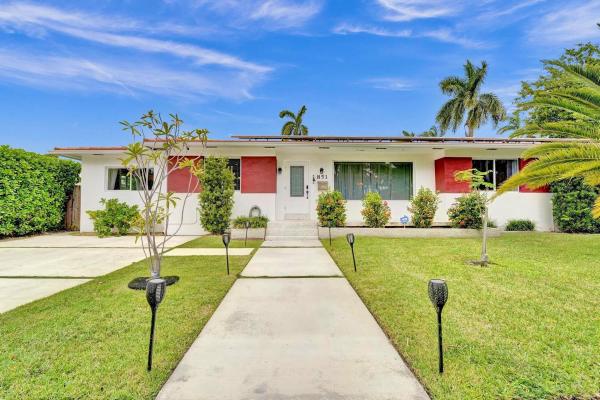 Hollywood Lakes, 851 Harrison St, Hollywood, Florida 33019, image 1