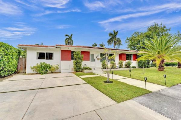 Hollywood Lakes, 851 Harrison St, Hollywood, Florida 33019, image 2