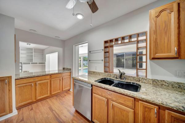 Sunset Manors, 2708 NE 1st Ave, Wilton Manors, Florida 33334, image 1