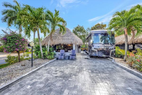 58 S Carol Pkwy, Margate, Florida 33068, image 1