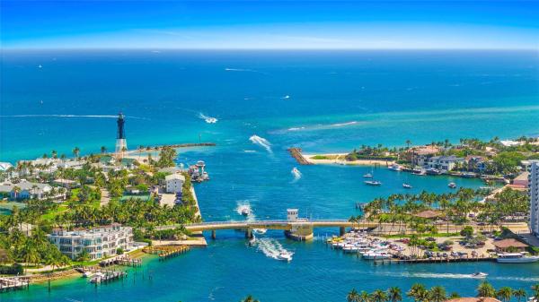 Lighthouse Bay, 2755 NE 28th Ave #F2, Lighthouse Point, Florida 33064, image 1