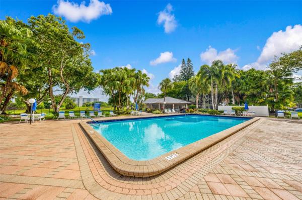 Palm-Aire Country Club 1, 3150 N Palm Aire Dr #309, Pompano Beach, Florida 33069, image 1