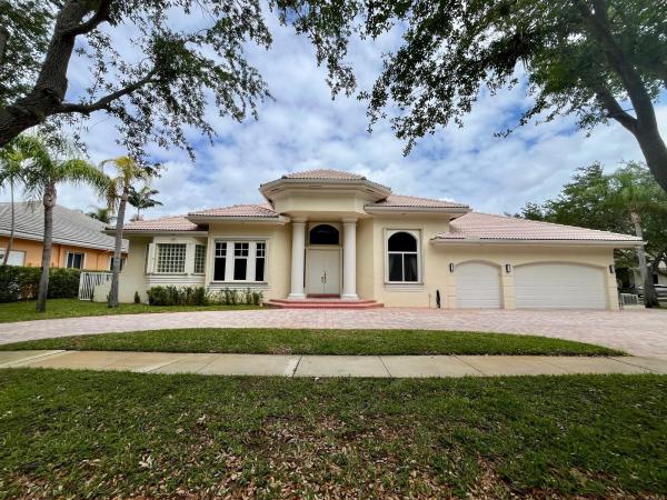 Banyan Oakridge, 3301 Laurel Oak St, Hollywood, Florida 33312, image 1