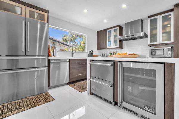 Golden Beach, 354 Golden Beach Dr, Golden Beach, Florida 33160, image 1