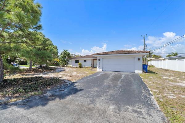 Coral Highlands, 5701 NE 19th Ave, Fort Lauderdale, Florida 33308, image 1
