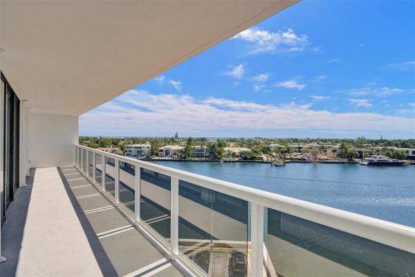 Waterview 2, 20515 E Country Club Dr #745, Aventura, Florida 33180, image 1