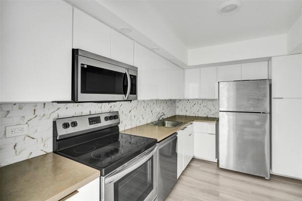 Waterview 2, 20515 E Country Club Dr #745, Aventura, Florida 33180, image 2