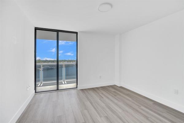 Waterview 2, 20515 E Country Club Dr #745, Aventura, Florida 33180, image 1