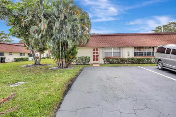 1996 NE 33rd St #4, Pompano Beach, Florida 33064, image 1