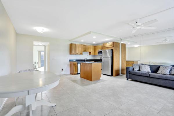 275 Markham M #275, Deerfield Beach, Florida 33442, image 1
