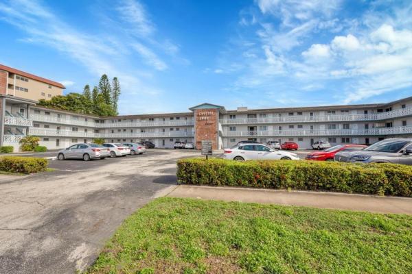 Crystal Lake 1021, 1021 Crystal Lake Dr #202, Deerfield Beach, Florida 33064, image 1
