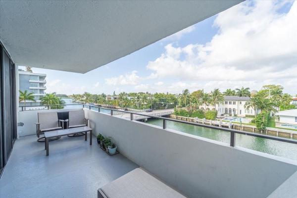 Island Manor, 9660 W Bay Harbor Dr #4B, Bay Harbor Islands, Florida 33154, image 1