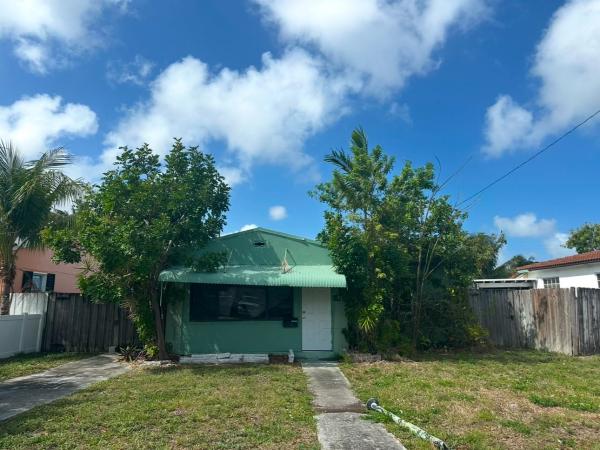 Hollywood Park, 2339 Mckinley St, Hollywood, Florida 33020, image 1