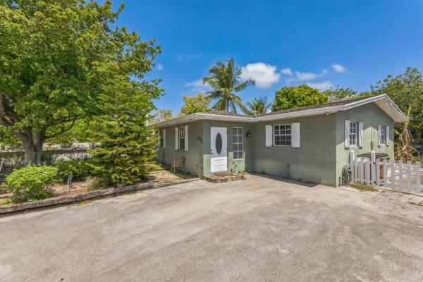 Park Manor, 5360 NE 10th Ave, Deerfield Beach, Florida 33064, image 1