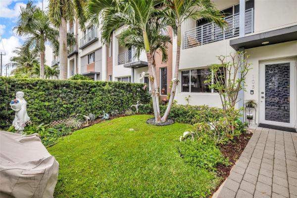 Galleria Lofts, 1045 NE 18th Ave #105, Fort Lauderdale, Florida 33304, image 1