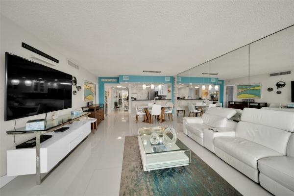 Palm Aire At Coral Key, 3050 NE 48th Ct #201, Hillsboro Beach, Florida 33064, image 2