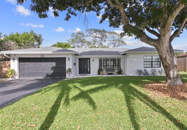 Lighthouse Point Estates, 1951 NE 29th St, Lighthouse Point, Florida 33064, image 1
