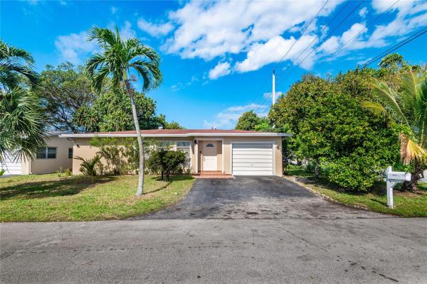 Crystal Lake Golf Villas, 4921 NW 15th Ave, Deerfield Beach, Florida 33064, image 1