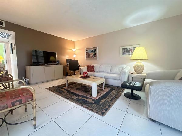 288 Ventnor S #288, Deerfield Beach, Florida 33442, image 1