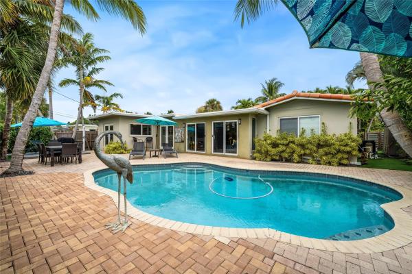 Coral Gardens, 2000 NE 26th Dr, Wilton Manors, Florida 33306, image 1