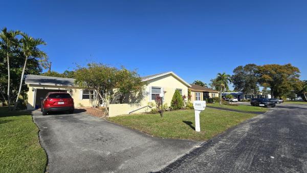 Lucerne Lakes South, 7423 Pine Forest Cir, Lake Worth Beach, Florida 33467, image 1