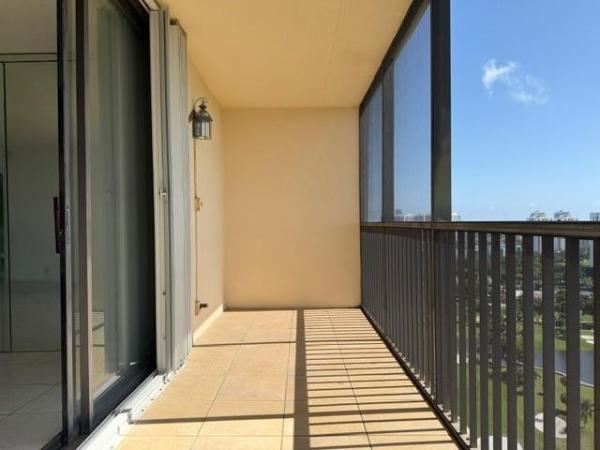 Coronado Tower 1, 20335 W Country Club Dr #2607, Aventura, Florida 33180, image 2