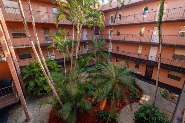 Somerset, 2861 Somerset Dr #317, Lauderdale Lakes, Florida 33311, image 2