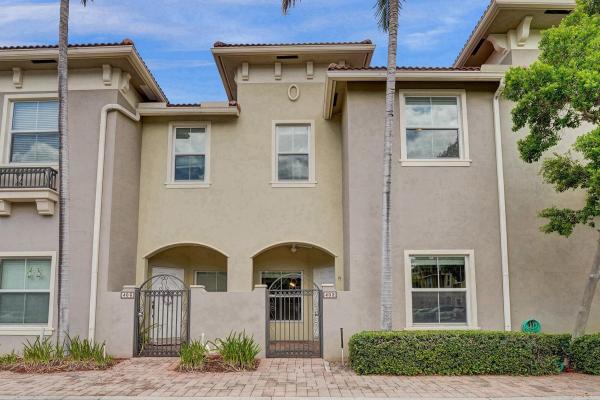 Tuscan Villas, 2851 W Prospect Rd #402, Tamarac, Florida 33309, image 1