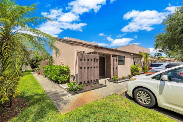 Flamingo Villas At Pembroke Lakes, 12337 NW 13th Ct #12337, Pembroke Pines, Florida 33026, image 1