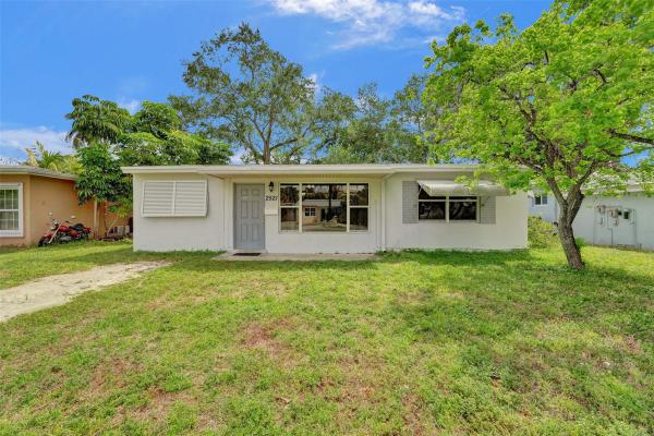 Look Homesites, 2521 N 28th Ave, Hollywood, Florida 33020, image 1