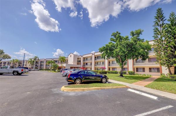 9633 N Belfort Cir #110, Fort Lauderdale, Florida 33321, image 1