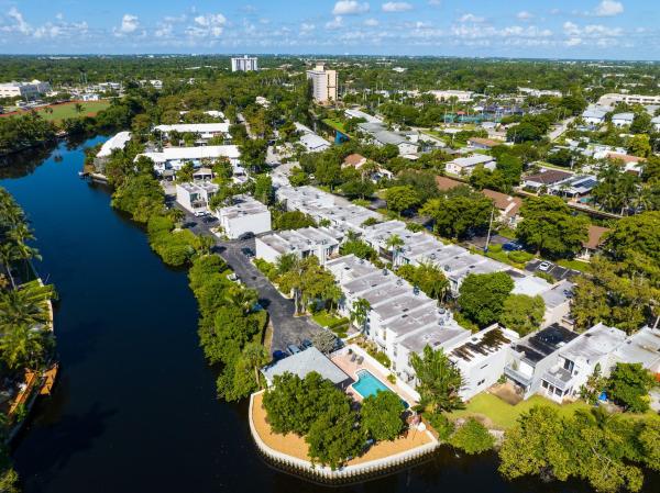 658 Kensington Pl #11B, Wilton Manors, Florida 33305, image 1