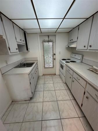 Royal Palm Gardens, 348 S Federal Hwy #2, Dania Beach, Florida 33004, image 2