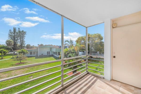 Watergate, 2751 Taft St #208, Hollywood, Florida 33020, image 1